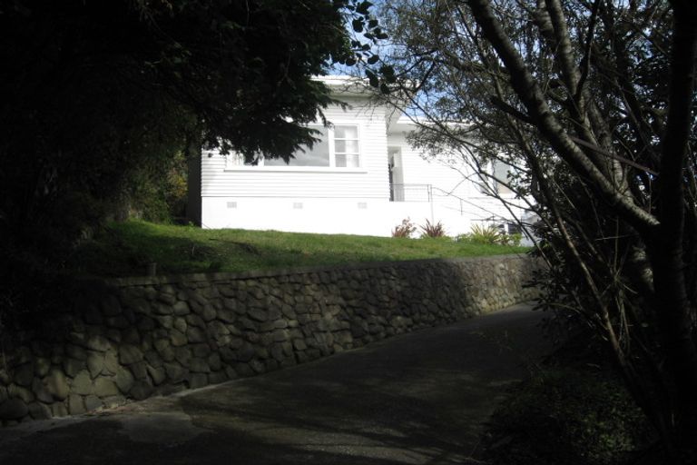 Photo of property in 19 Tiro Street, Karori, Wellington, 6012