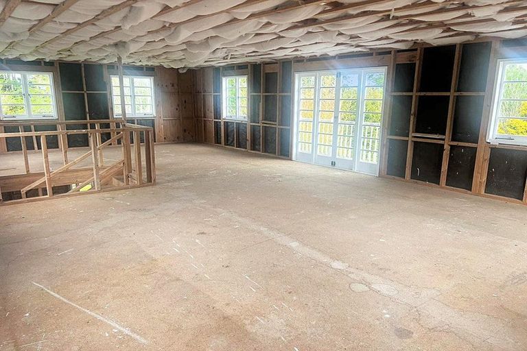 Photo of property in 86 Tawa Road, Kumeu, 0891