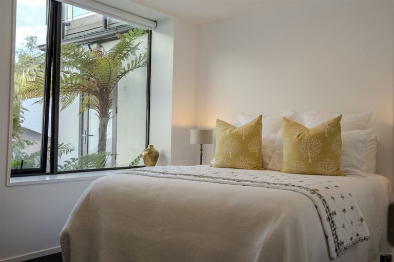 Photo of property in 29 Soleares Avenue, Mount Pleasant, Christchurch, 8081