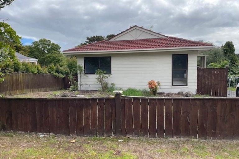 Photo of property in 104 Spinella Drive, Bayview, Auckland, 0629