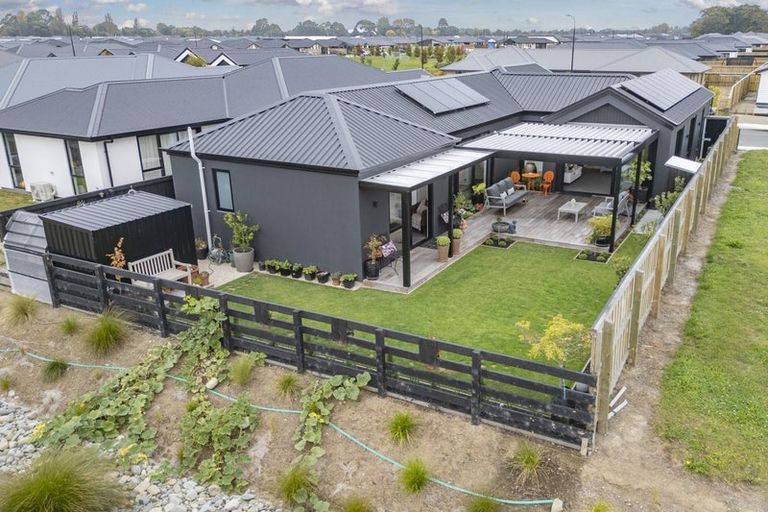 Photo of property in 18 Ellmers Street, Woodend, 7691