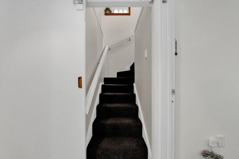 Photo of property in 10 Tasman Street, Vogeltown, New Plymouth, 4310