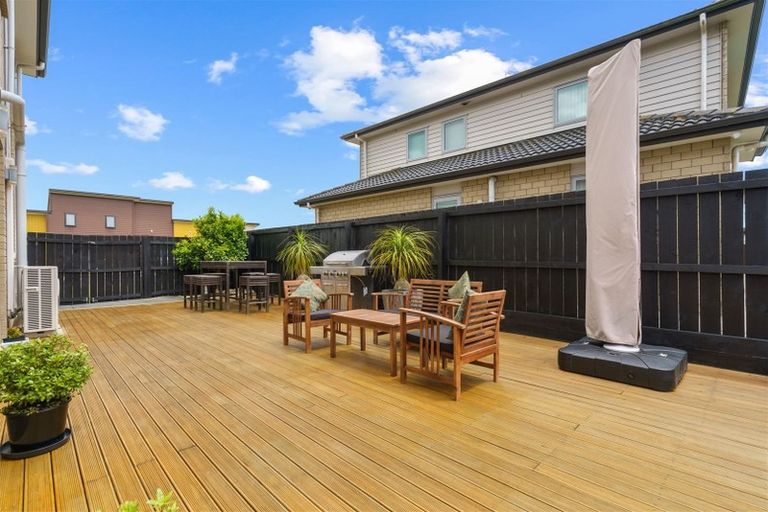 Photo of property in 16 Kirikiri Drive, Papakura, 2110