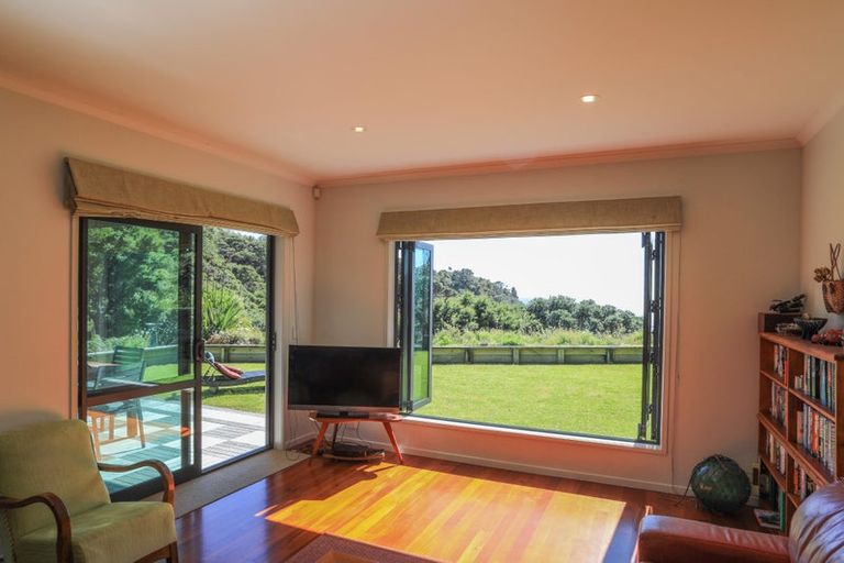 Photo of property in 986 Tuateawa Road, Waikawau, Coromandel, 3584
