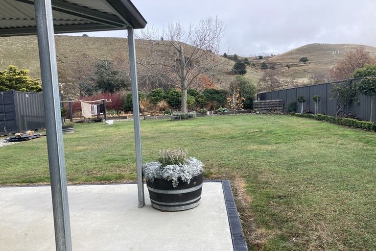 Photo of property in Luggate - Cromwell Road, Mount Pisa, Cromwell, 9383