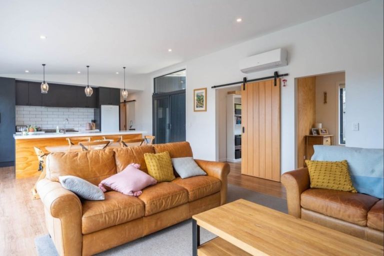 Photo of property in 9 Tauhou Place, Waikanae, 5036