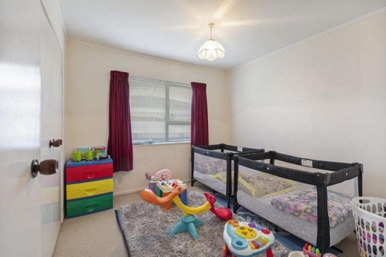 Photo of property in 2b Roys Road, Weymouth, Auckland, 2103