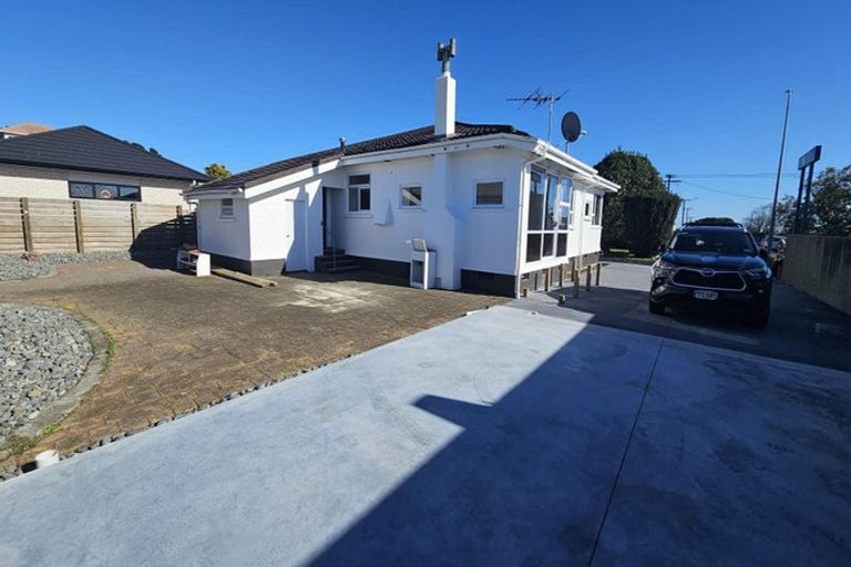 Photo of property in 65 Tukapa Street, Westown, New Plymouth, 4310