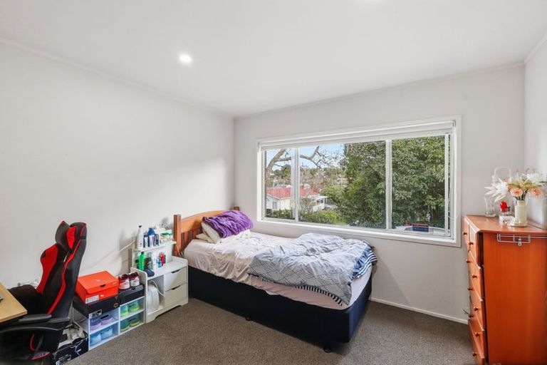 Photo of property in 1/57 Chartwell Avenue, Glenfield, Auckland, 0629