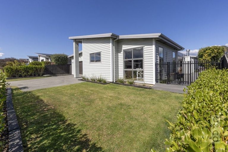 Photo of property in 11 Parlane Drive, Huapai, Kumeu, 0810