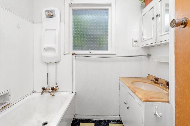 Photo of property in 5 Adams Place, Te Kamo, Whangarei, 0112