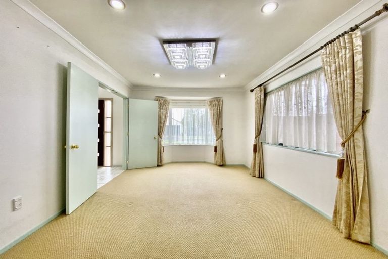Photo of property in 14 Franshell Crescent, East Tamaki, Auckland, 2013
