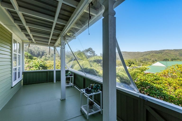 Photo of property in 43 Moores Valley Road, Wainuiomata, Lower Hutt, 5014