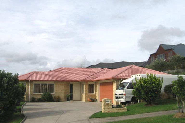 Photo of property in 25 Roy Maloney Drive, Henderson, Auckland, 0612