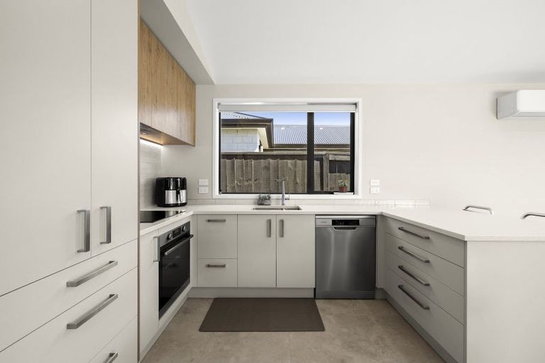 Photo of property in 27 Tangaroa Place, Poike, Tauranga, 3112