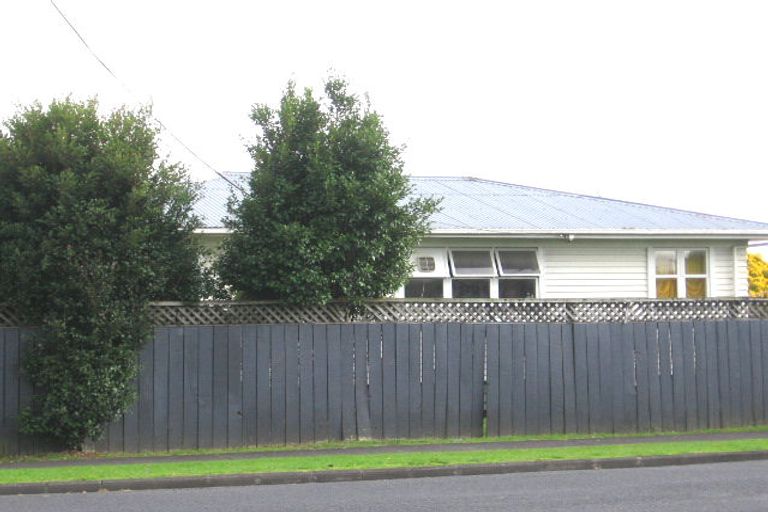 Photo of property in 121 Bruce Mclaren Road, Henderson, Auckland, 0612