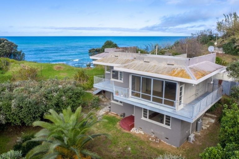 Photo of property in 16 Tuahine Crescent, Wainui, Gisborne, 4010