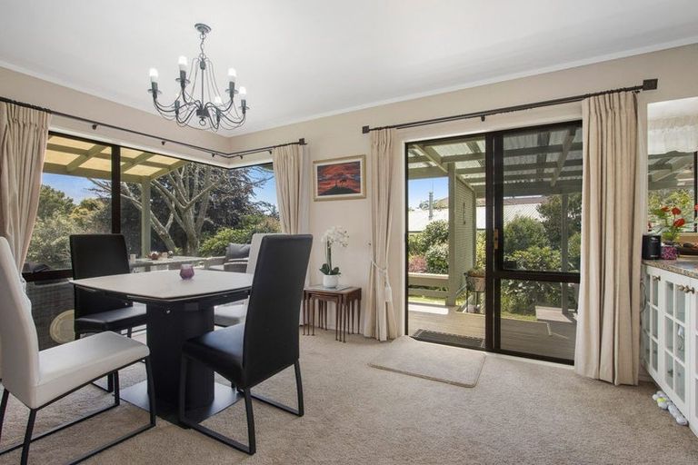 Photo of property in 35 Links View Drive, Omokoroa, 3114