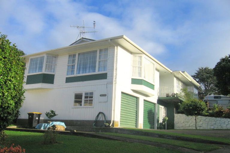Photo of property in 15 Turriff Crescent, Tawa, Wellington, 5028