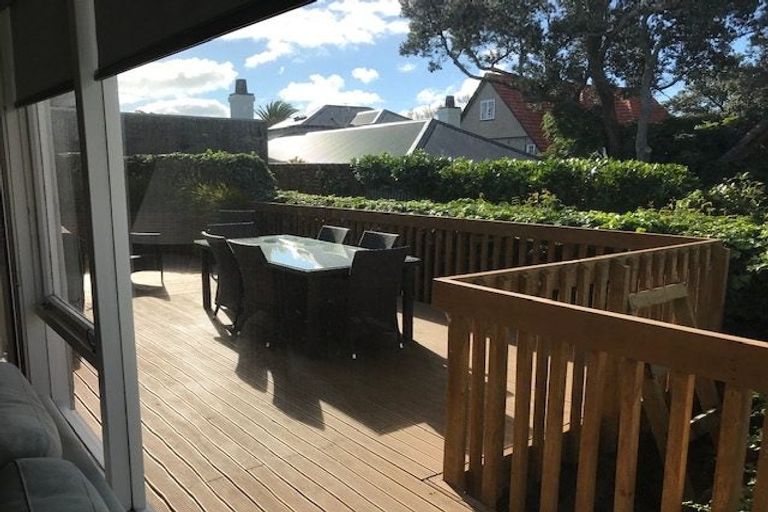 Photo of property in 1/15a Stanley Point Road, Stanley Point, Auckland, 0624