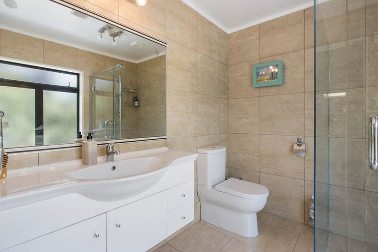 Photo of property in 35 Links View Drive, Omokoroa, 3114