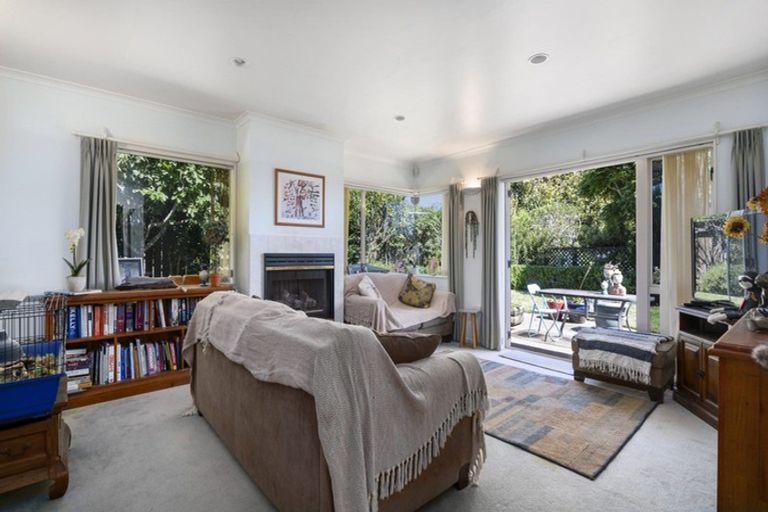 Photo of property in 1 Maple Crescent, Whalers Gate, New Plymouth, 4310