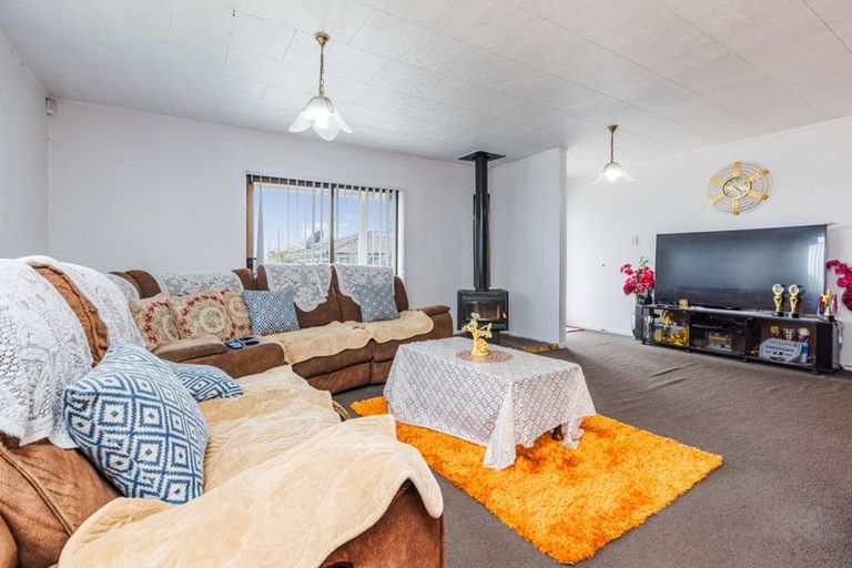 Photo of property in 63 Finlayson Avenue, Clendon Park, Auckland, 2103