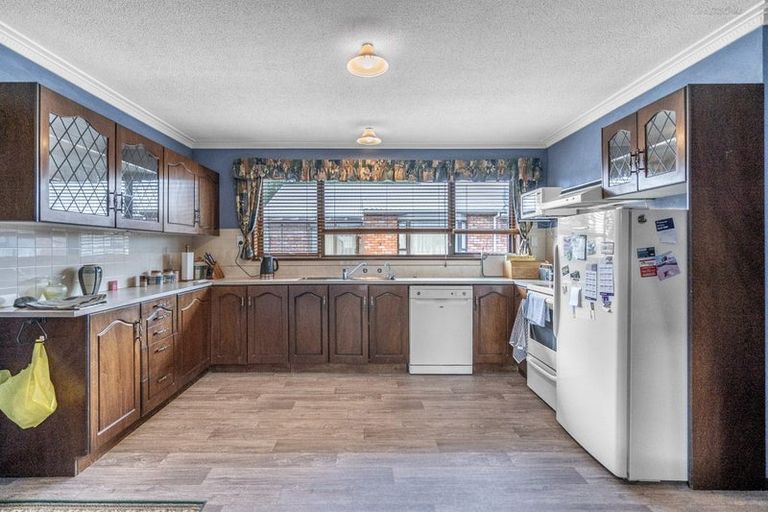 Photo of property in 2 Calder Place, Winton, 9720