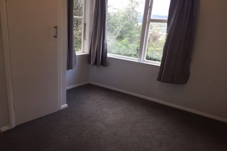 Photo of property in 2 Woodstock Terrace, Tawa, Wellington, 5028