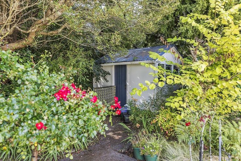 Photo of property in 18 Oxford Street, Tawa, Wellington, 5028