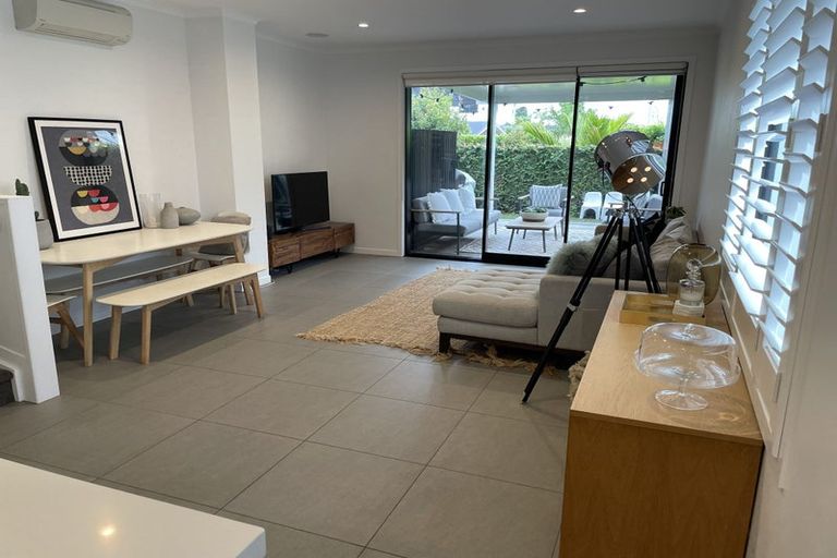 Photo of property in 2 Frank Gill Road, Hobsonville, Auckland, 0616