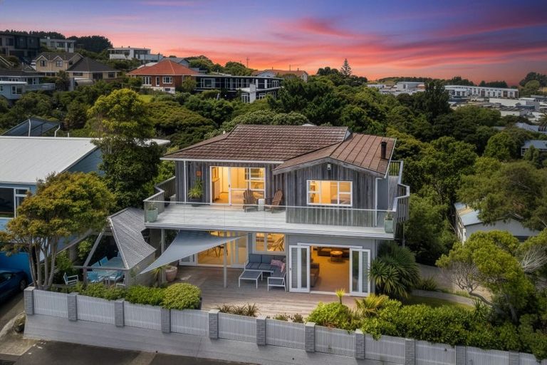 Photo of property in 58 Motuhara Road, Plimmerton, Porirua, 5026