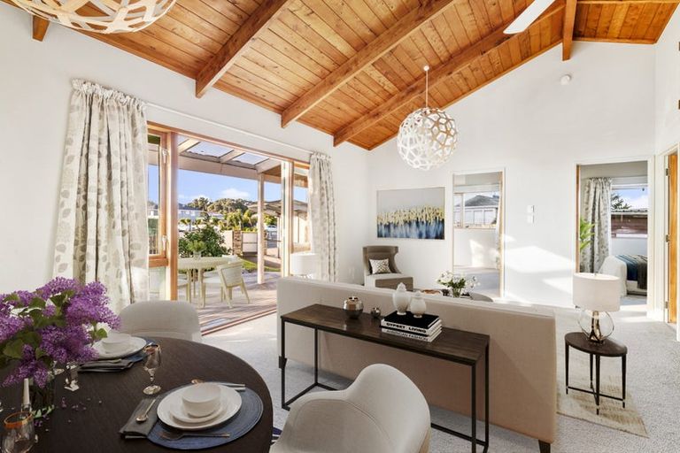 Photo of property in 24 West Hoe Road, Orewa, 0931