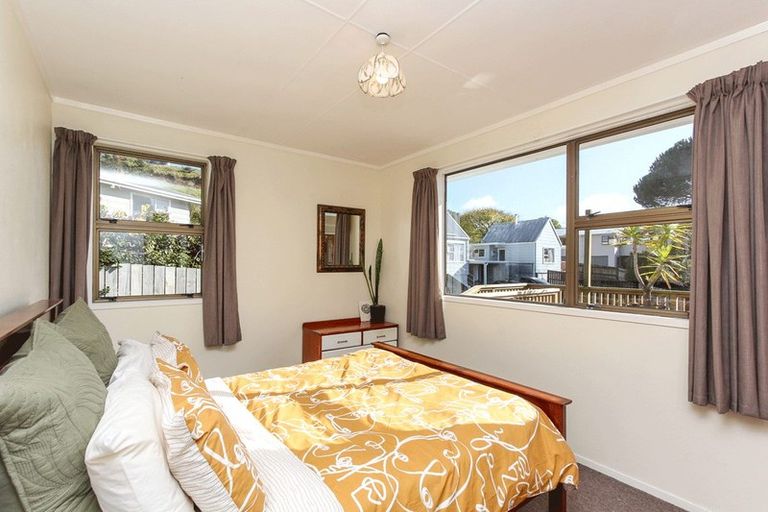 Photo of property in 9 Elgin Grove, Merrilands, New Plymouth, 4312