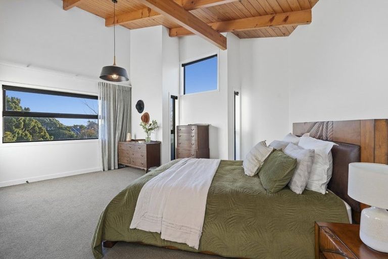 Photo of property in 12a Ridge Lane, New Plymouth, 4310