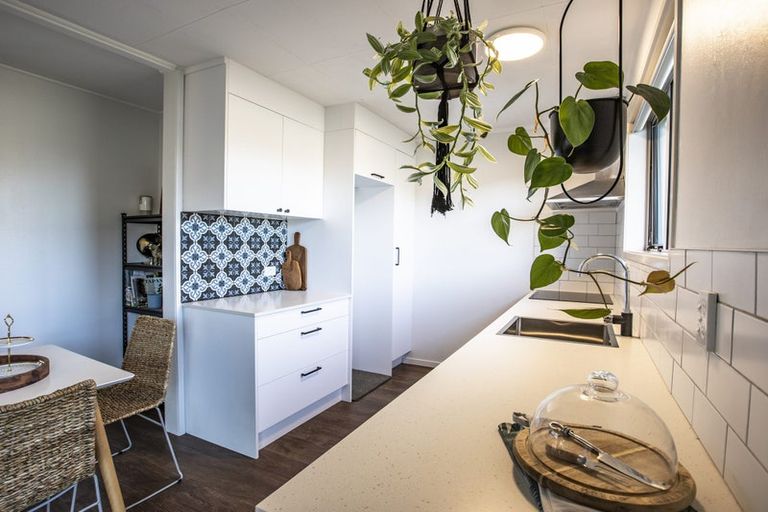 Photo of property in 2/44 Beach Road, Katikati, 3129