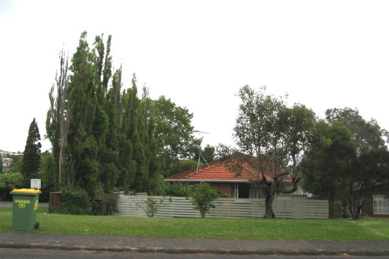 Photo of property in 2/40 Stanaway Street, Hillcrest, Auckland, 0627