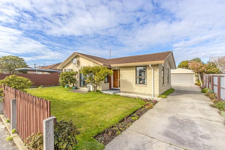 Photo of property in 48 Coopers Road, Dallington, Christchurch, 8061