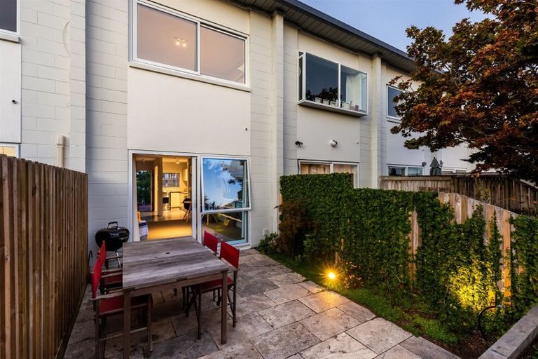 Photo of property in 4/72 Kitchener Road, Milford, Auckland, 0620