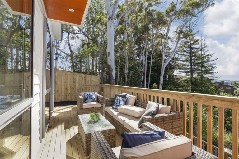 Photo of property in 5 Korari Way, Unsworth Heights, Auckland, 0632