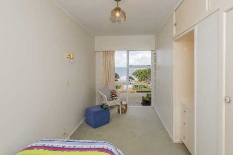 Photo of property in 130 Seaview Road, Paraparaumu Beach, Paraparaumu, 5032