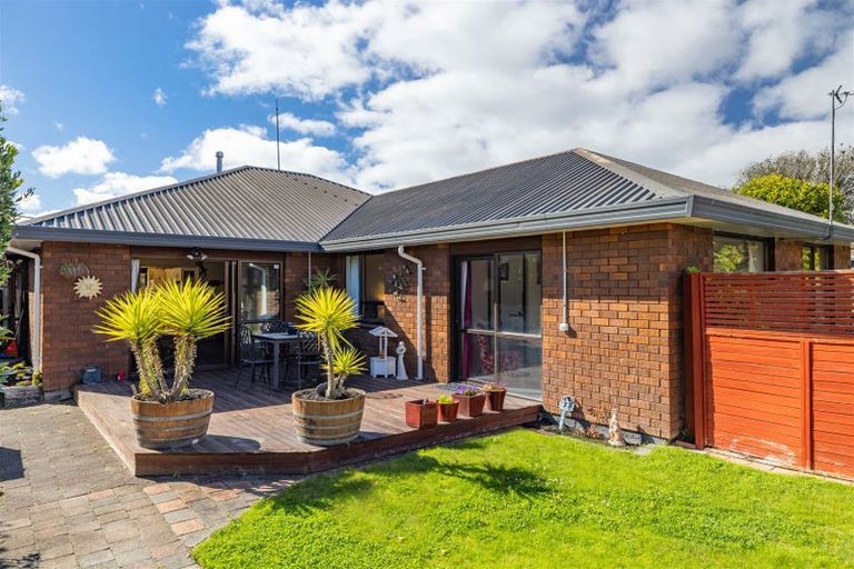 Photo of property in 49 Briarmont Street, Avondale, Christchurch, 8061