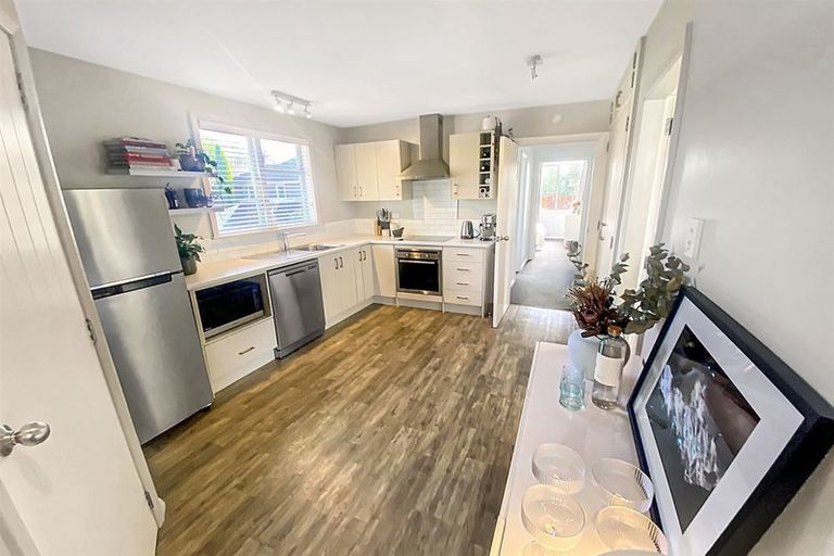 Photo of property in 68 Winters Road, Redwood, Christchurch, 8051