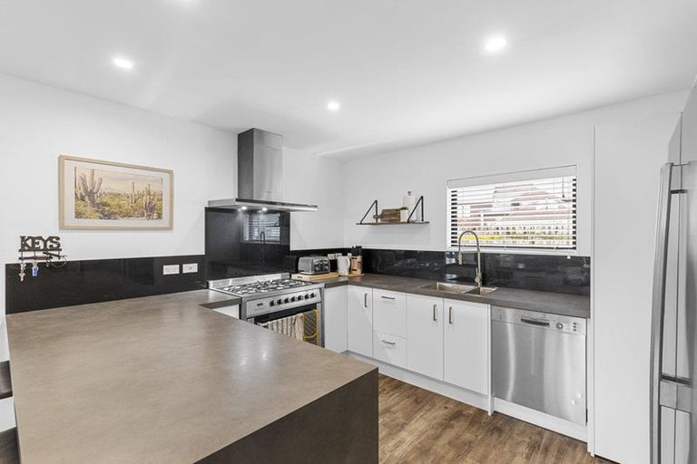 Photo of property in 25 Oak Crescent, Ashhurst, 4810