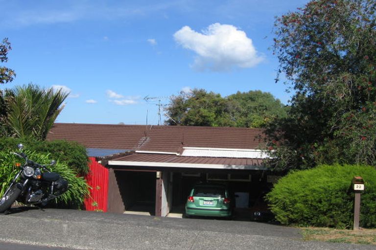Photo of property in 32 Greendale Spur, Glenfield, Auckland, 0629