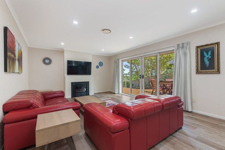 Photo of property in 158 Ruapehu Drive, Fitzherbert, Palmerston North, 4410
