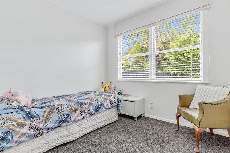 Photo of property in 22 Robbies Road, Shelly Park, Auckland, 2014