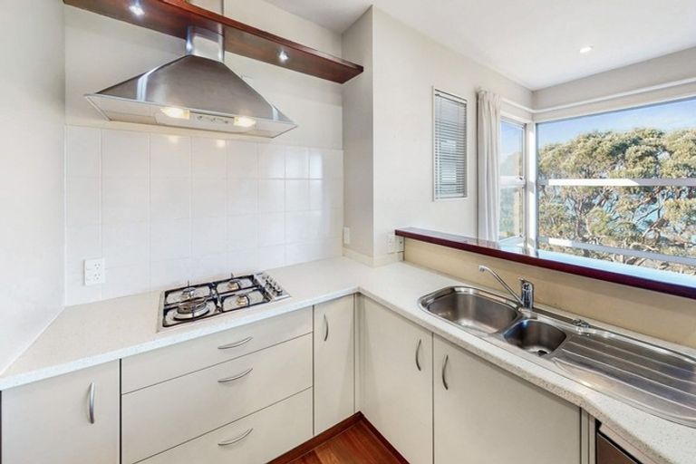 Photo of property in 25a Benares Street, Khandallah, Wellington, 6035