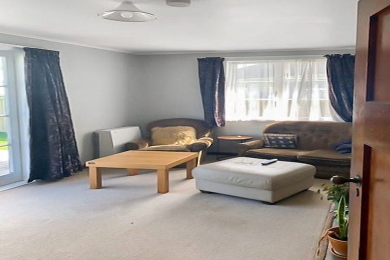 Photo of property in 16 Bell Street, Marton, 4710