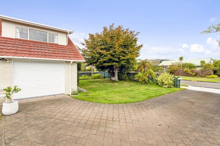 Photo of property in 41 Belvedere Avenue, Waikanae, 5036
